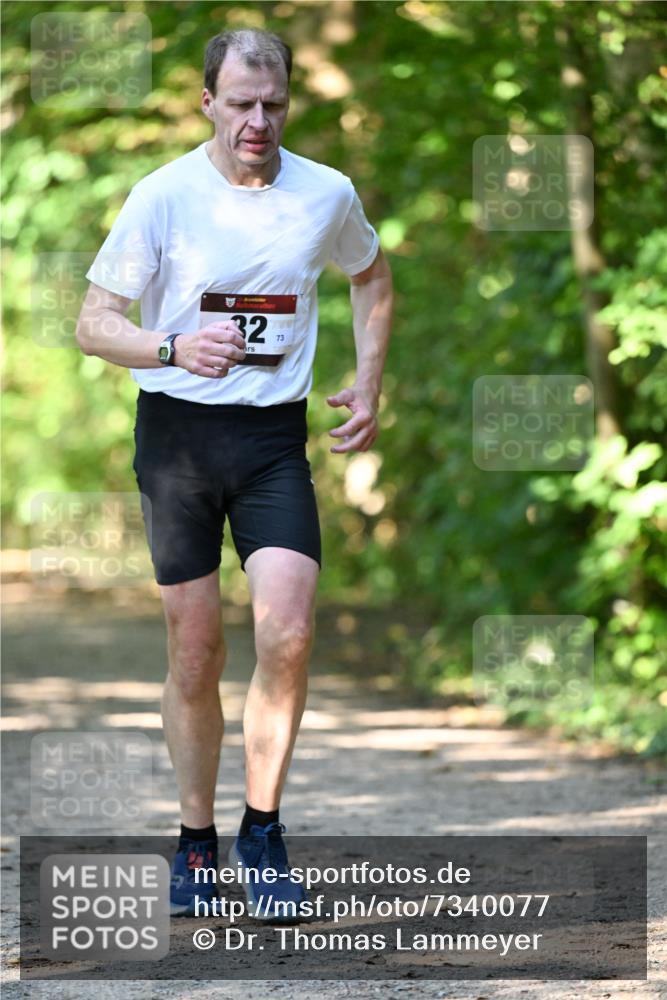 06.10.2024 - Bramfelder Halbmarathon 2024 Dr. Thomas Lammeyer http://msf.ph/oto/7340077 06.10.2024 10:41:37 Laufen 32, 73 meine-sportfotos.de
