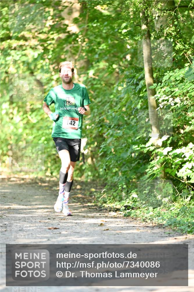 06.10.2024 - Bramfelder Halbmarathon 2024 Dr. Thomas Lammeyer http://msf.ph/oto/7340086 06.10.2024 10:41:41 Laufen 42 meine-sportfotos.de