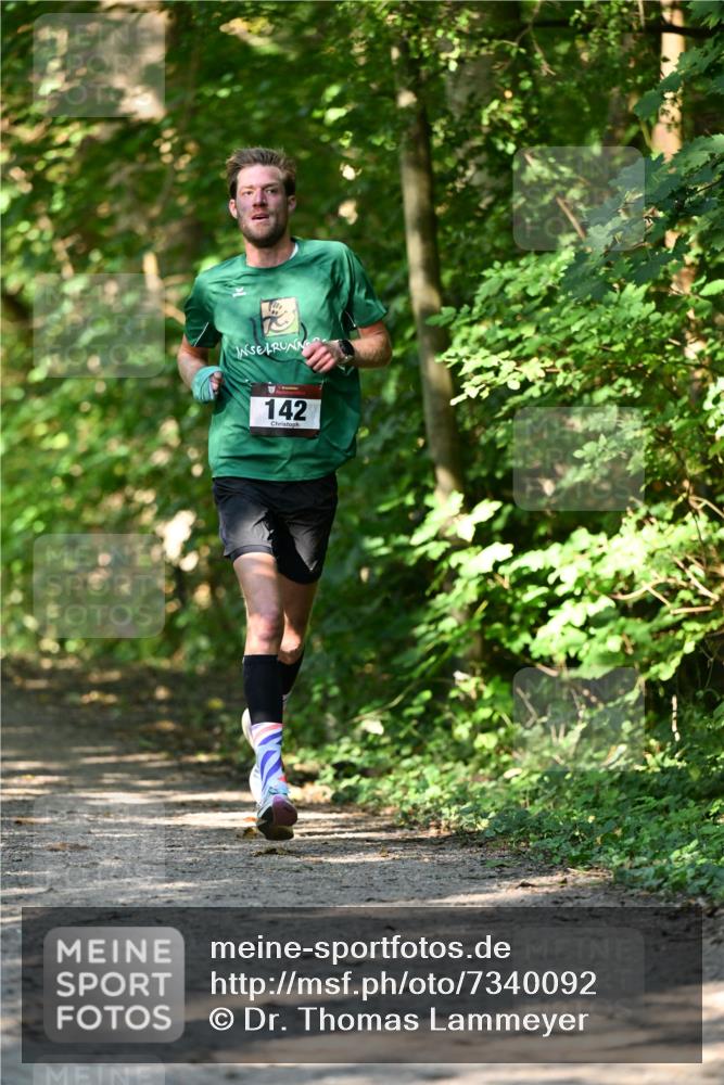 06.10.2024 - Bramfelder Halbmarathon 2024 Dr. Thomas Lammeyer http://msf.ph/oto/7340092 06.10.2024 10:41:41 Laufen 142 meine-sportfotos.de