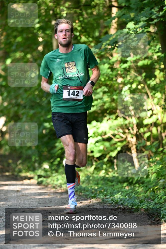 06.10.2024 - Bramfelder Halbmarathon 2024 Dr. Thomas Lammeyer http://msf.ph/oto/7340098 06.10.2024 10:41:42 Laufen 33, 142 meine-sportfotos.de