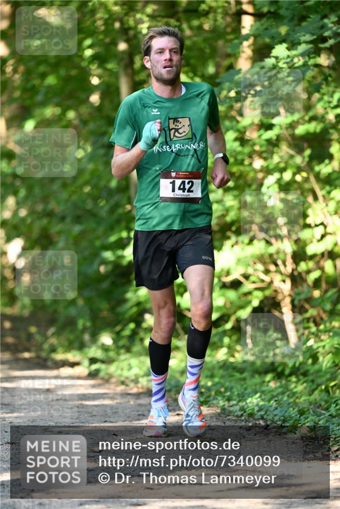 06.10.2024 - Bramfelder Halbmarathon 2024 Dr. Thomas Lammeyer http://msf.ph/oto/7340099 06.10.2024 10:41:42 Laufen 142 meine-sportfotos.de