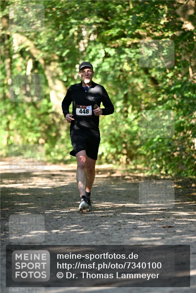 06.10.2024 - Bramfelder Halbmarathon 2024 Dr. Thomas Lammeyer http://msf.ph/oto/7340100 06.10.2024 10:41:44 Laufen 448 meine-sportfotos.de