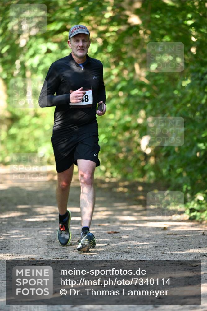 06.10.2024 - Bramfelder Halbmarathon 2024 Dr. Thomas Lammeyer http://msf.ph/oto/7340114 06.10.2024 10:41:46 Laufen 8, 32 meine-sportfotos.de