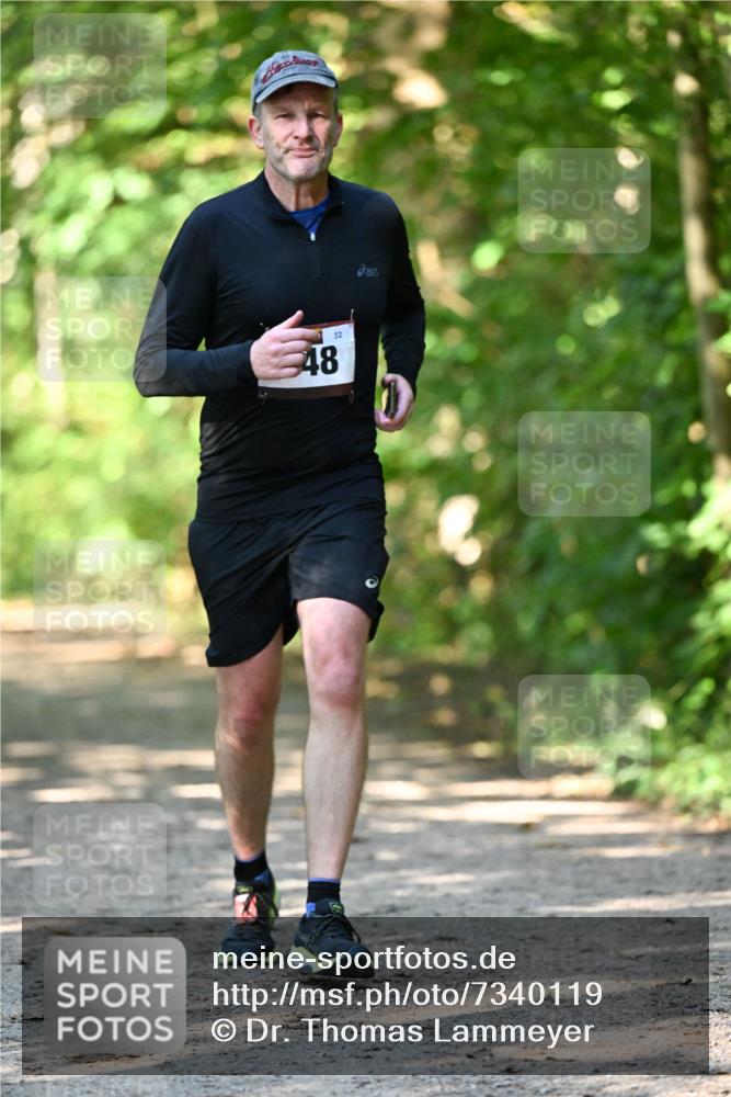 06.10.2024 - Bramfelder Halbmarathon 2024 Dr. Thomas Lammeyer http://msf.ph/oto/7340119 06.10.2024 10:41:46 Laufen 48, 32 meine-sportfotos.de