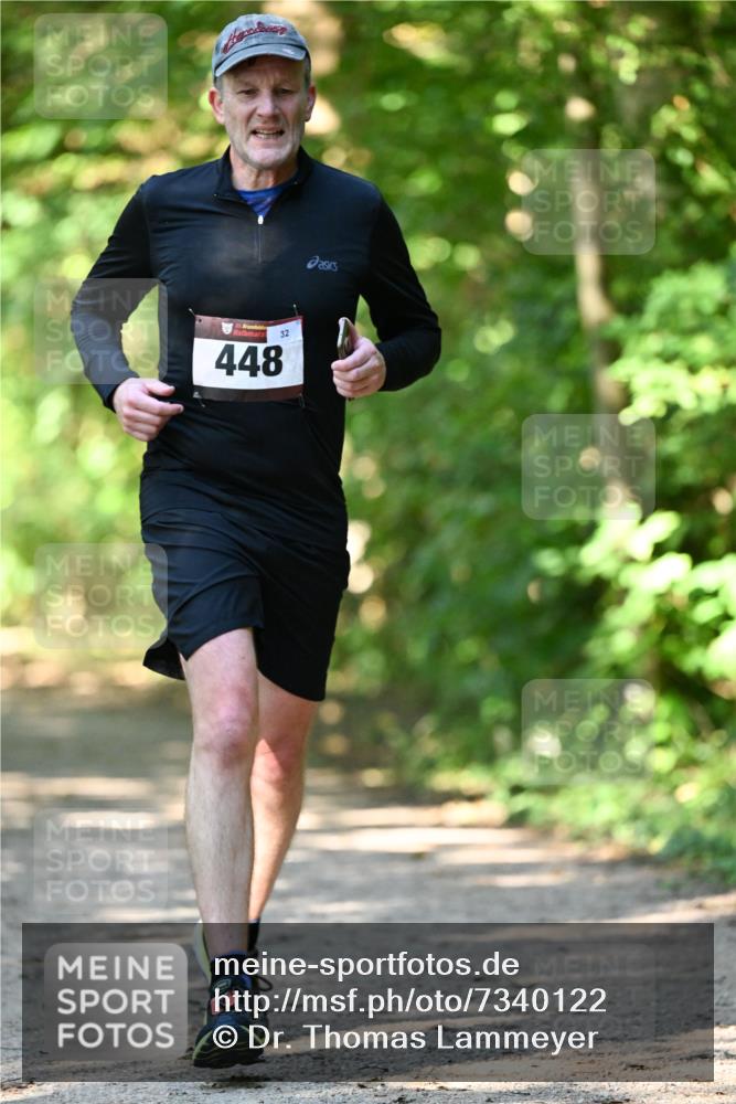 06.10.2024 - Bramfelder Halbmarathon 2024 Dr. Thomas Lammeyer http://msf.ph/oto/7340122 06.10.2024 10:41:47 Laufen 448, 32 meine-sportfotos.de
