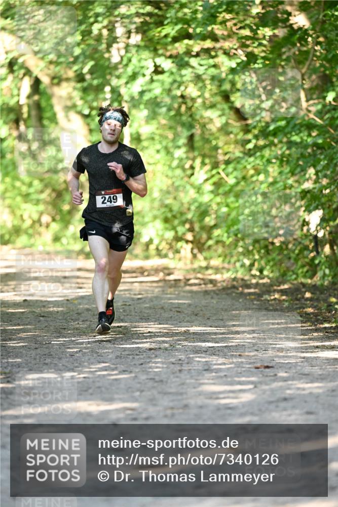 06.10.2024 - Bramfelder Halbmarathon 2024 Dr. Thomas Lammeyer http://msf.ph/oto/7340126 06.10.2024 10:41:52 Laufen 249 meine-sportfotos.de