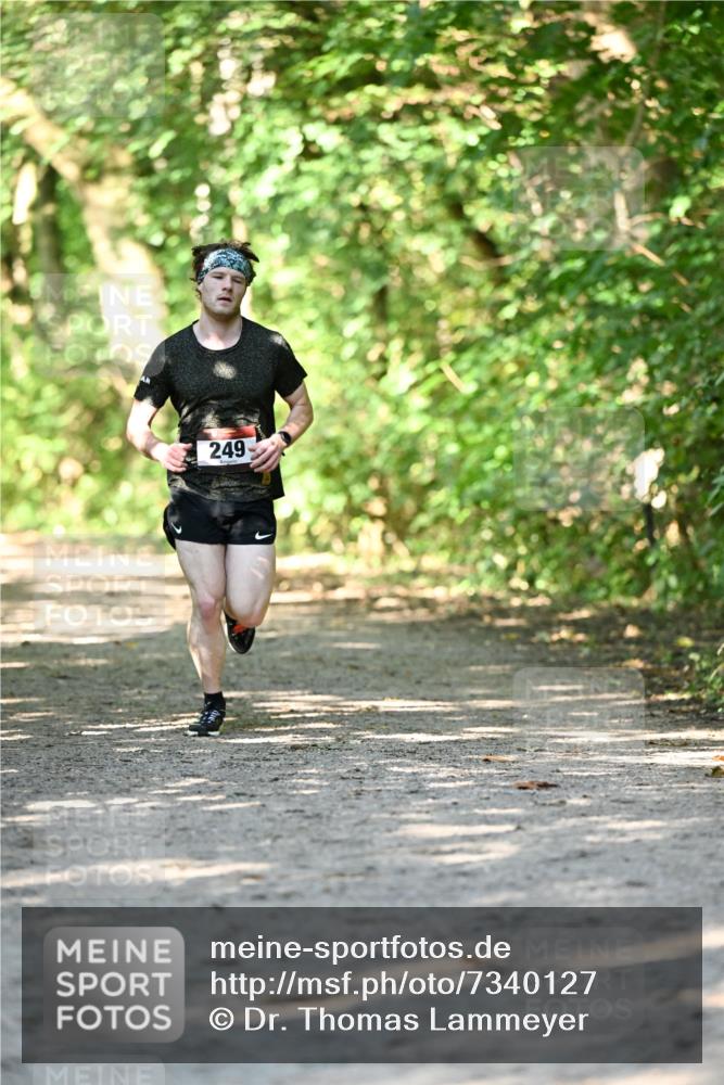 06.10.2024 - Bramfelder Halbmarathon 2024 Dr. Thomas Lammeyer http://msf.ph/oto/7340127 06.10.2024 10:41:52 Laufen 249 meine-sportfotos.de