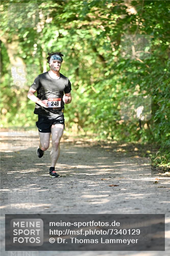 06.10.2024 - Bramfelder Halbmarathon 2024 Dr. Thomas Lammeyer http://msf.ph/oto/7340129 06.10.2024 10:41:52 Laufen 249 meine-sportfotos.de