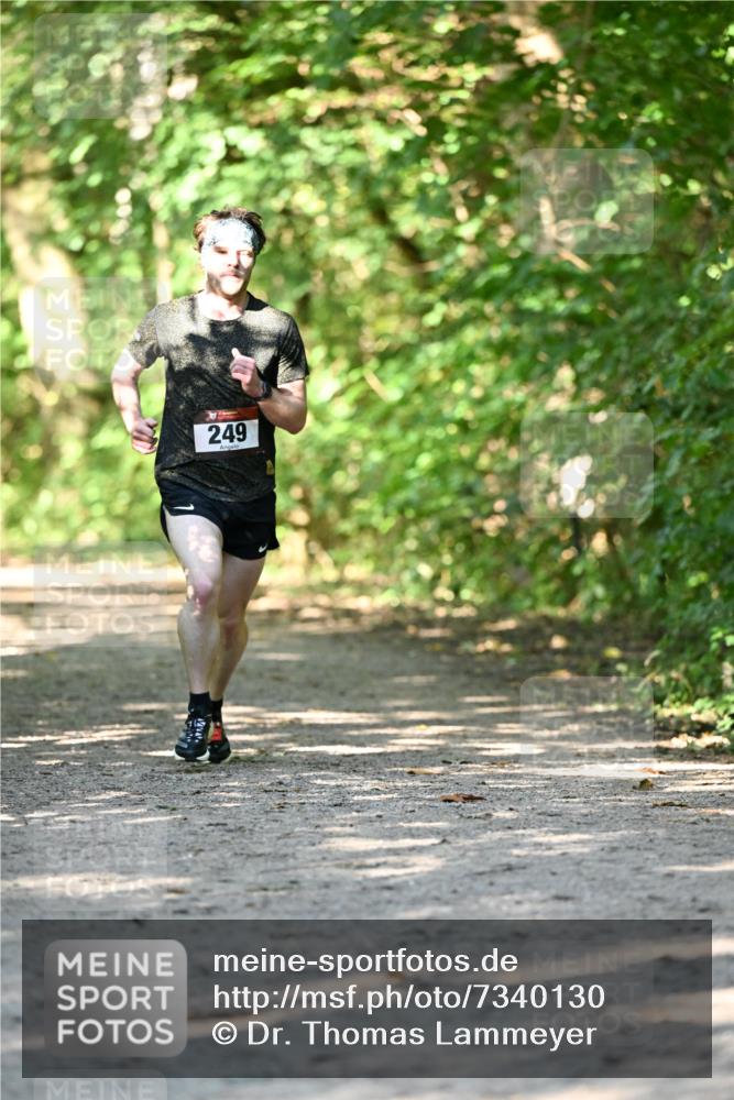 06.10.2024 - Bramfelder Halbmarathon 2024 Dr. Thomas Lammeyer http://msf.ph/oto/7340130 06.10.2024 10:41:53 Laufen 249 meine-sportfotos.de