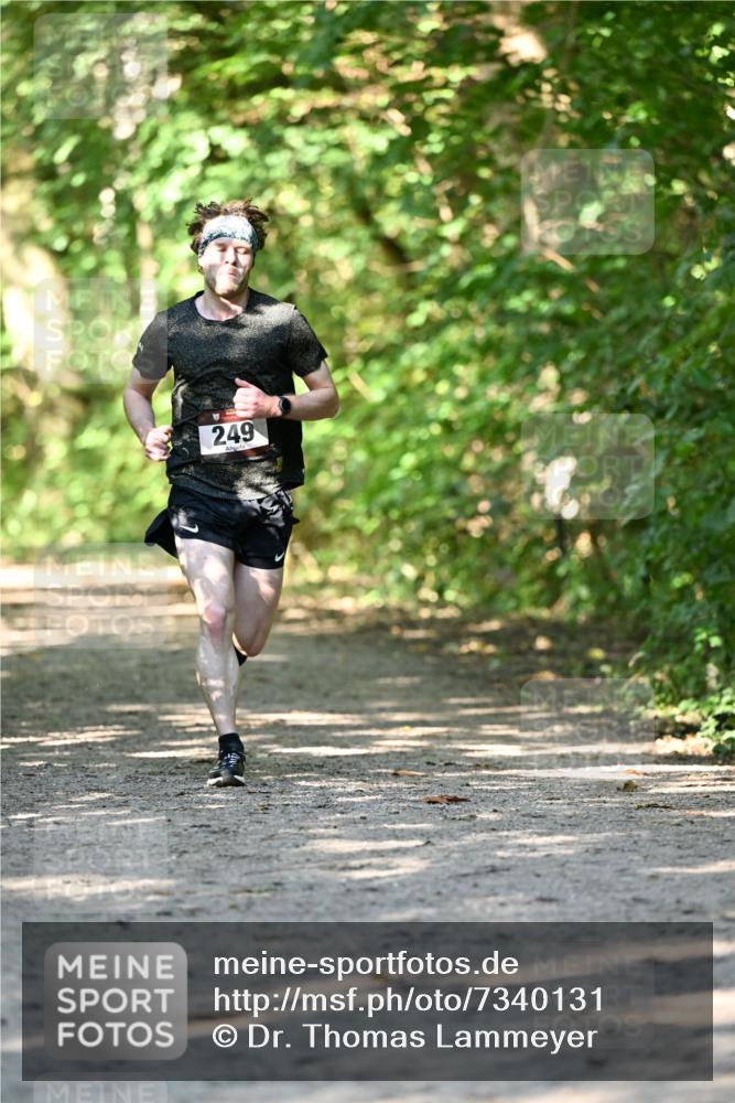 06.10.2024 - Bramfelder Halbmarathon 2024 Dr. Thomas Lammeyer http://msf.ph/oto/7340131 06.10.2024 10:41:53 Laufen 249 meine-sportfotos.de