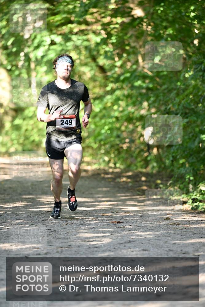 06.10.2024 - Bramfelder Halbmarathon 2024 Dr. Thomas Lammeyer http://msf.ph/oto/7340132 06.10.2024 10:41:53 Laufen 249 meine-sportfotos.de