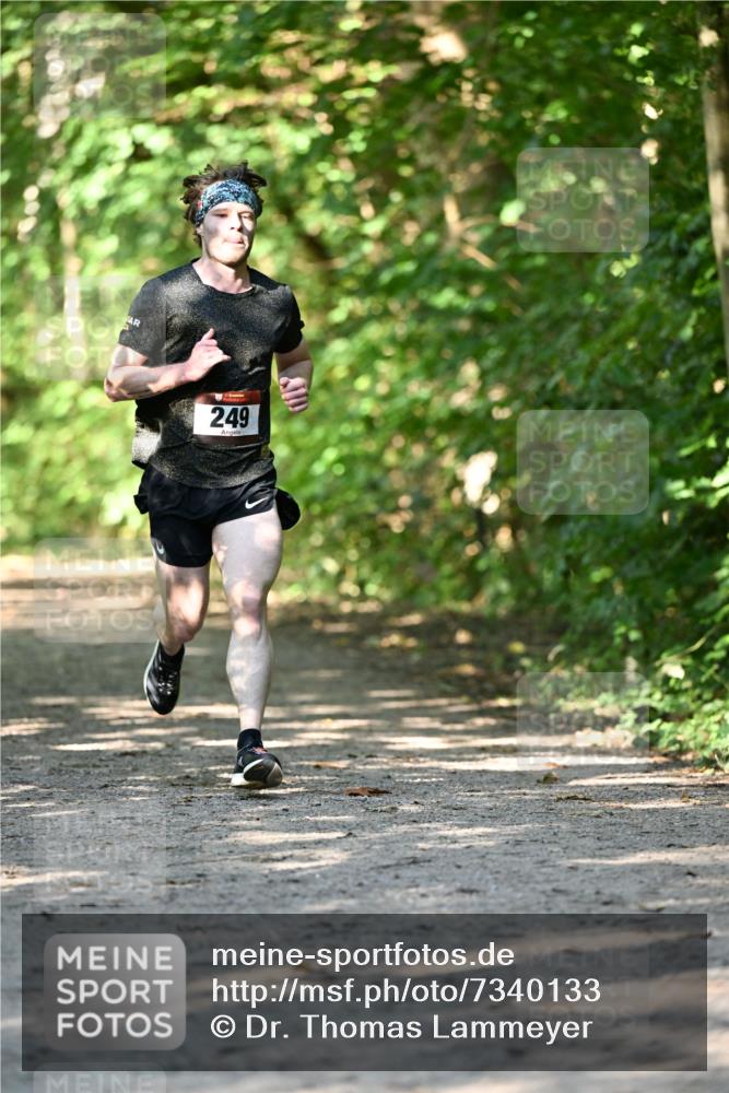 06.10.2024 - Bramfelder Halbmarathon 2024 Dr. Thomas Lammeyer http://msf.ph/oto/7340133 06.10.2024 10:41:53 Laufen 249 meine-sportfotos.de