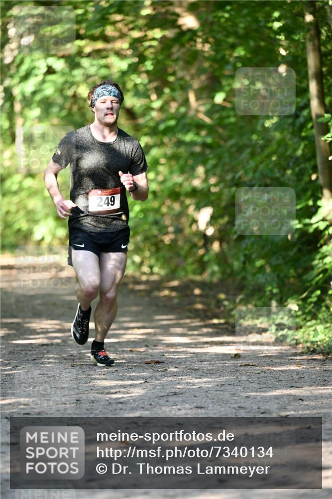 06.10.2024 - Bramfelder Halbmarathon 2024 Dr. Thomas Lammeyer http://msf.ph/oto/7340134 06.10.2024 10:41:53 Laufen 249 meine-sportfotos.de