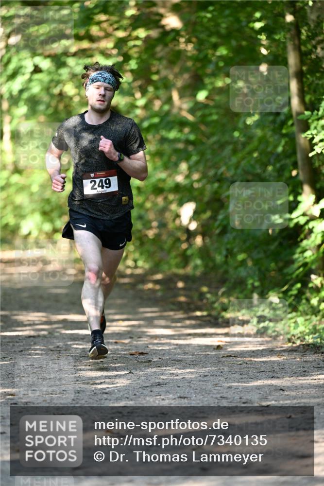 06.10.2024 - Bramfelder Halbmarathon 2024 Dr. Thomas Lammeyer http://msf.ph/oto/7340135 06.10.2024 10:41:53 Laufen 249 meine-sportfotos.de