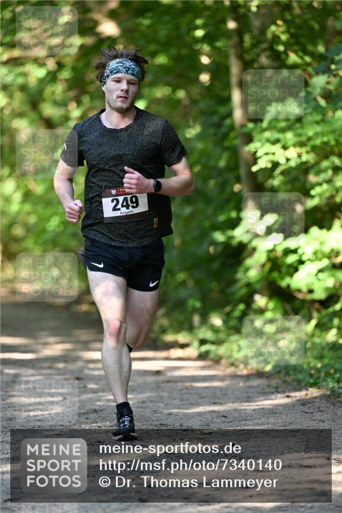 06.10.2024 - Bramfelder Halbmarathon 2024 Dr. Thomas Lammeyer http://msf.ph/oto/7340140 06.10.2024 10:41:54 Laufen 249 meine-sportfotos.de