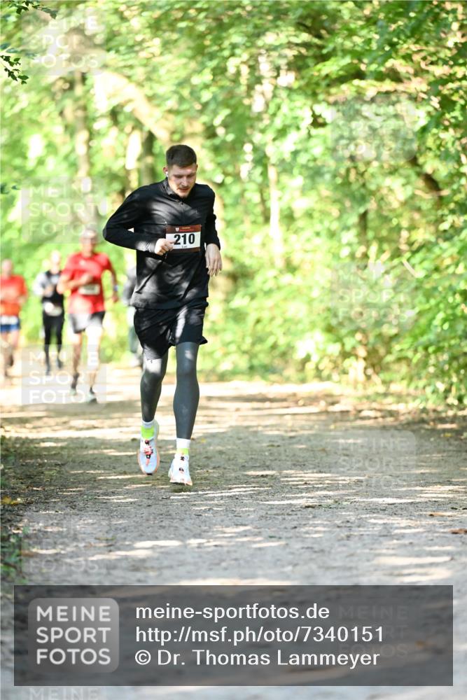 06.10.2024 - Bramfelder Halbmarathon 2024 Dr. Thomas Lammeyer http://msf.ph/oto/7340151 06.10.2024 10:41:58 Laufen 210 meine-sportfotos.de