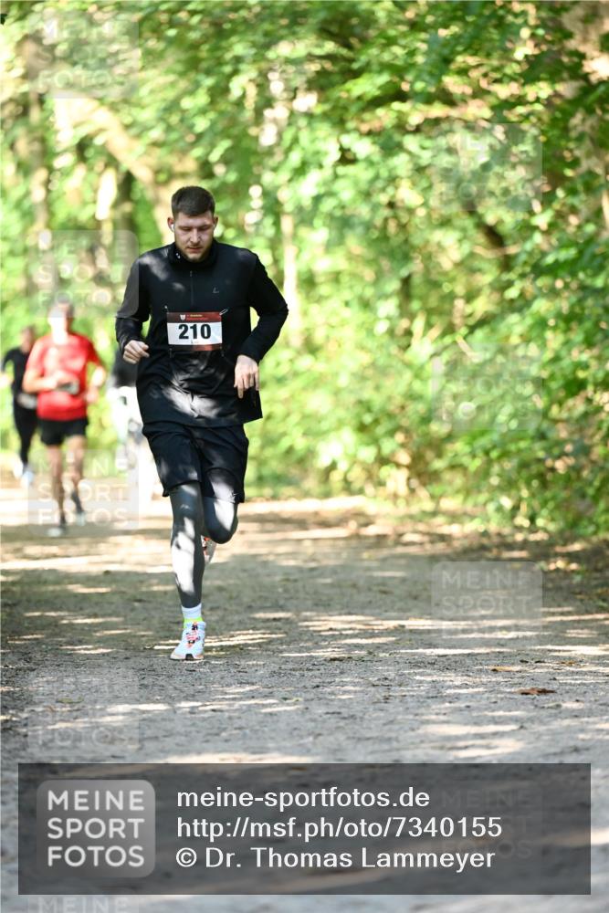 06.10.2024 - Bramfelder Halbmarathon 2024 Dr. Thomas Lammeyer http://msf.ph/oto/7340155 06.10.2024 10:41:59 Laufen 210 meine-sportfotos.de