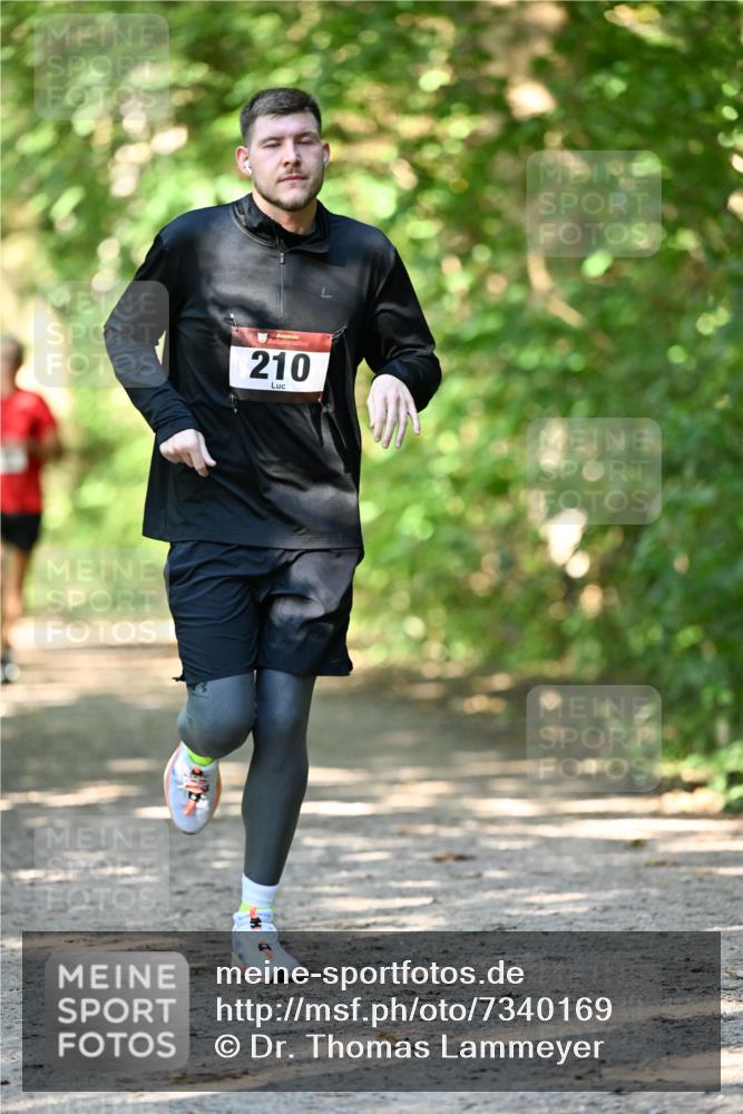 06.10.2024 - Bramfelder Halbmarathon 2024 Dr. Thomas Lammeyer http://msf.ph/oto/7340169 06.10.2024 10:42:01 Laufen 210 meine-sportfotos.de