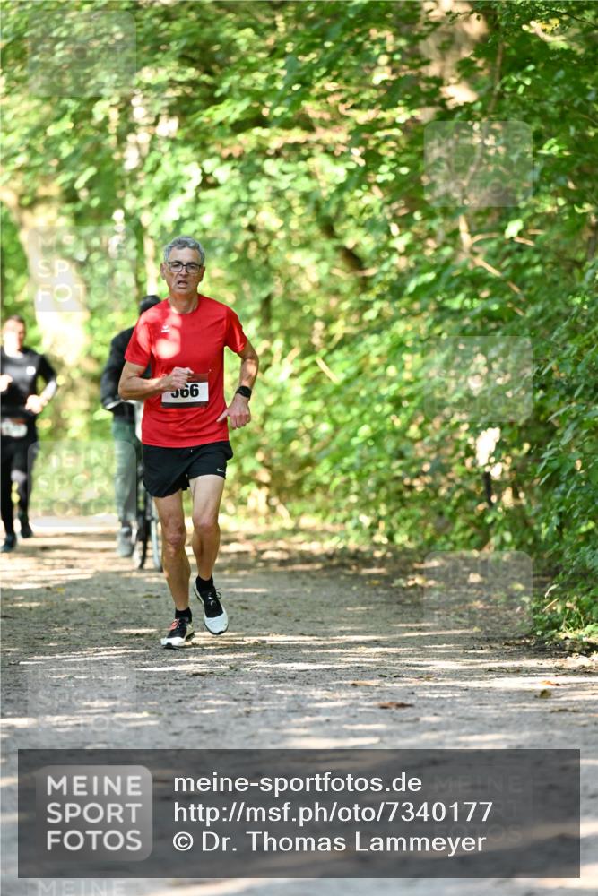 06.10.2024 - Bramfelder Halbmarathon 2024 Dr. Thomas Lammeyer http://msf.ph/oto/7340177 06.10.2024 10:42:04 Laufen  meine-sportfotos.de