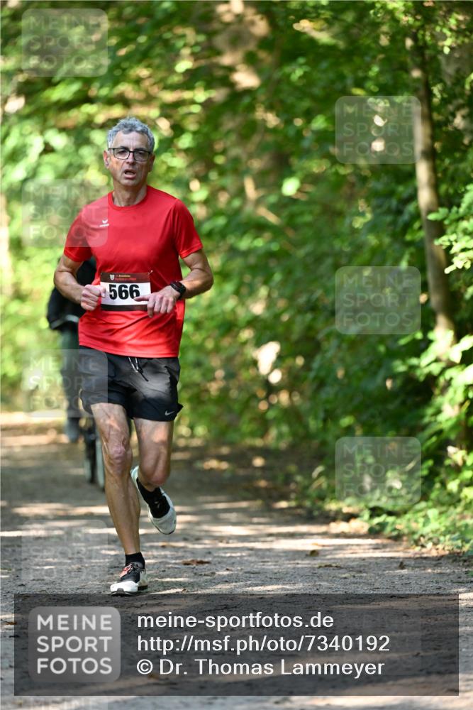 06.10.2024 - Bramfelder Halbmarathon 2024 Dr. Thomas Lammeyer http://msf.ph/oto/7340192 06.10.2024 10:42:06 Laufen 566 meine-sportfotos.de