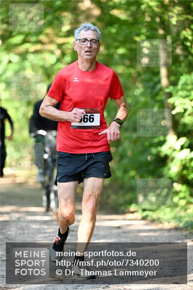 06.10.2024 - Bramfelder Halbmarathon 2024 Dr. Thomas Lammeyer http://msf.ph/oto/7340200 06.10.2024 10:42:07 Laufen 66, 99 meine-sportfotos.de