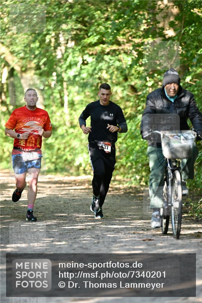 06.10.2024 - Bramfelder Halbmarathon 2024 Dr. Thomas Lammeyer http://msf.ph/oto/7340201 06.10.2024 10:42:08 Laufen 37, 1 meine-sportfotos.de