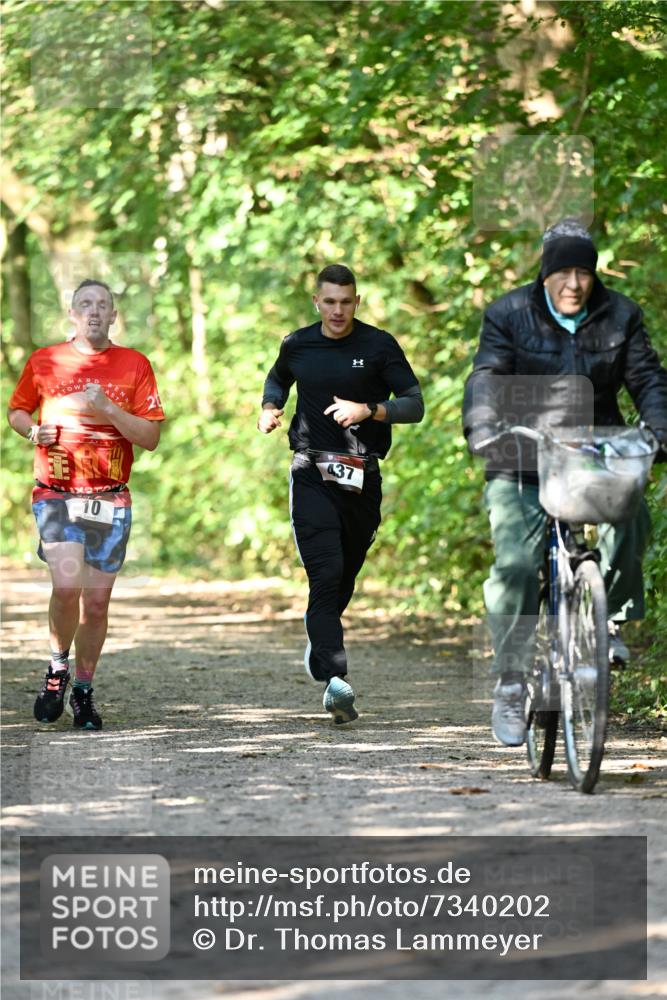 06.10.2024 - Bramfelder Halbmarathon 2024 Dr. Thomas Lammeyer http://msf.ph/oto/7340202 06.10.2024 10:42:08 Laufen 437, 10 meine-sportfotos.de