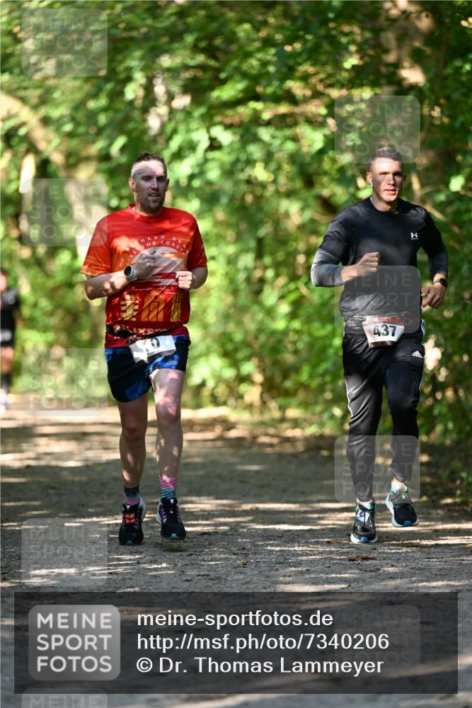 06.10.2024 - Bramfelder Halbmarathon 2024 Dr. Thomas Lammeyer http://msf.ph/oto/7340206 06.10.2024 10:42:09 Laufen 437 meine-sportfotos.de