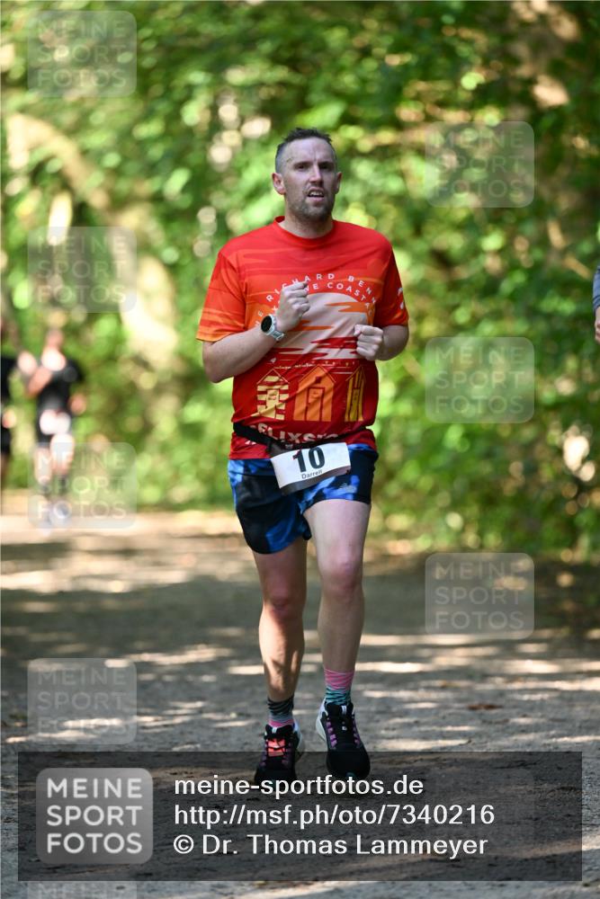 06.10.2024 - Bramfelder Halbmarathon 2024 Dr. Thomas Lammeyer http://msf.ph/oto/7340216 06.10.2024 10:42:11 Laufen 10 meine-sportfotos.de