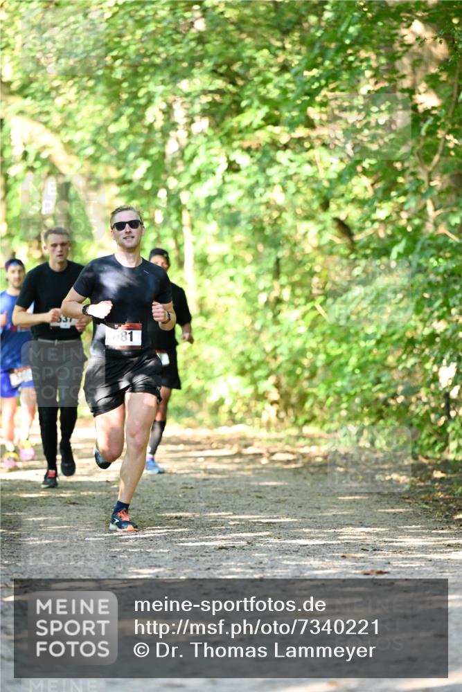 06.10.2024 - Bramfelder Halbmarathon 2024 Dr. Thomas Lammeyer http://msf.ph/oto/7340221 06.10.2024 10:42:15 Laufen 481 meine-sportfotos.de
