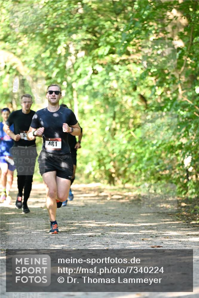 06.10.2024 - Bramfelder Halbmarathon 2024 Dr. Thomas Lammeyer http://msf.ph/oto/7340224 06.10.2024 10:42:16 Laufen 481 meine-sportfotos.de