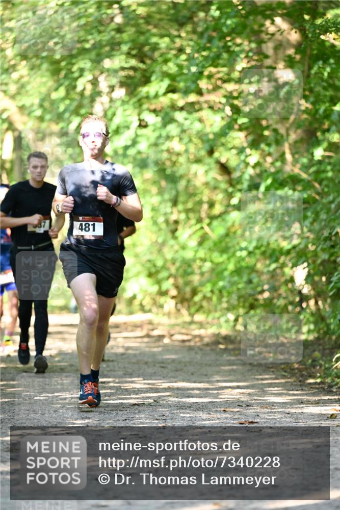 06.10.2024 - Bramfelder Halbmarathon 2024 Dr. Thomas Lammeyer http://msf.ph/oto/7340228 06.10.2024 10:42:16 Laufen 481 meine-sportfotos.de