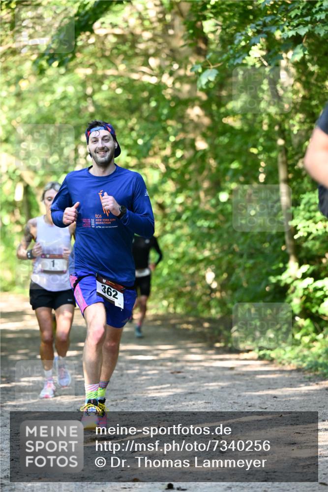 06.10.2024 - Bramfelder Halbmarathon 2024 Dr. Thomas Lammeyer http://msf.ph/oto/7340256 06.10.2024 10:42:22 Laufen 362 meine-sportfotos.de
