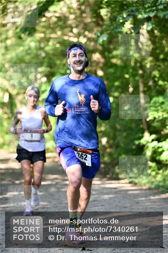 06.10.2024 - Bramfelder Halbmarathon 2024 Dr. Thomas Lammeyer http://msf.ph/oto/7340261 06.10.2024 10:42:23 Laufen 362, 74 meine-sportfotos.de