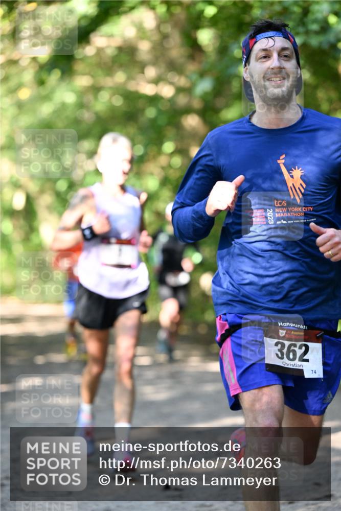 06.10.2024 - Bramfelder Halbmarathon 2024 Dr. Thomas Lammeyer http://msf.ph/oto/7340263 06.10.2024 10:42:24 Laufen 362, 74 meine-sportfotos.de