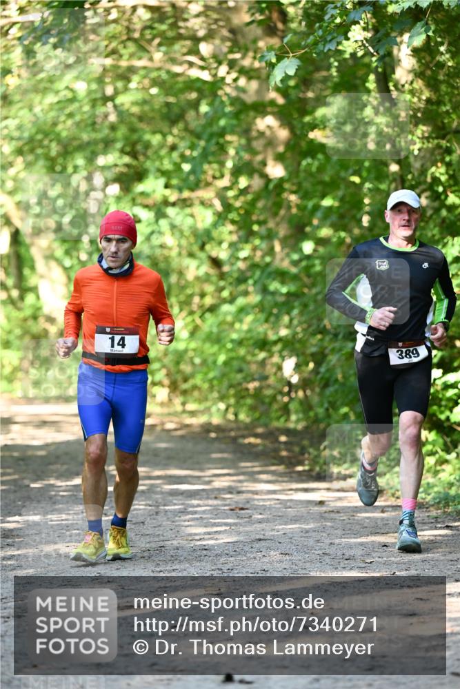 06.10.2024 - Bramfelder Halbmarathon 2024 Dr. Thomas Lammeyer http://msf.ph/oto/7340271 06.10.2024 10:42:26 Laufen 14, 389 meine-sportfotos.de