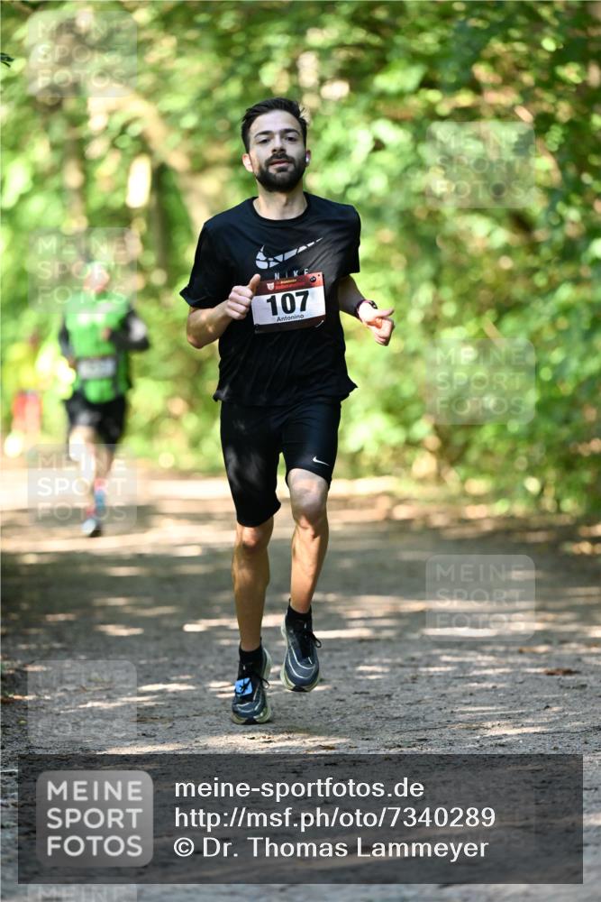 06.10.2024 - Bramfelder Halbmarathon 2024 Dr. Thomas Lammeyer http://msf.ph/oto/7340289 06.10.2024 10:42:36 Laufen 107 meine-sportfotos.de