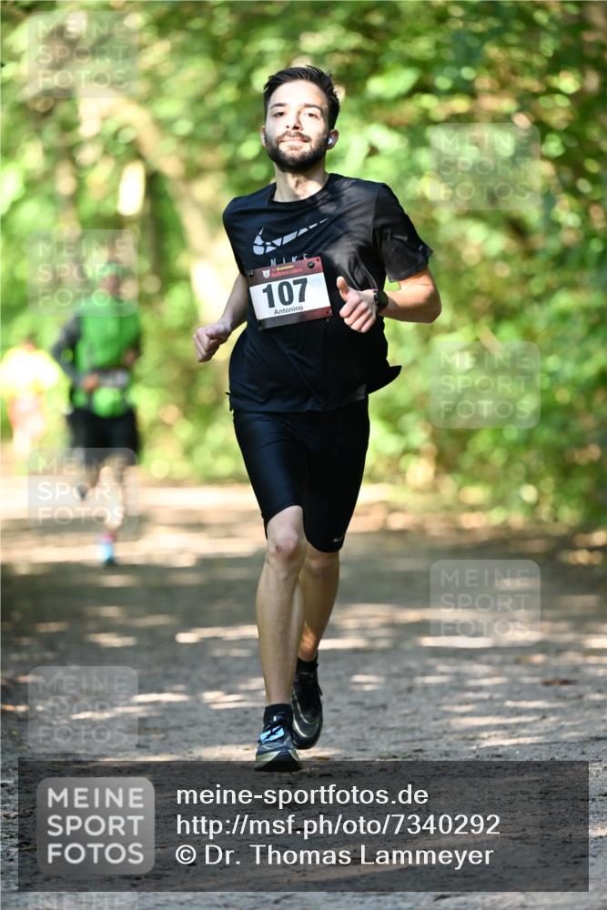 06.10.2024 - Bramfelder Halbmarathon 2024 Dr. Thomas Lammeyer http://msf.ph/oto/7340292 06.10.2024 10:42:37 Laufen 33, 107 meine-sportfotos.de