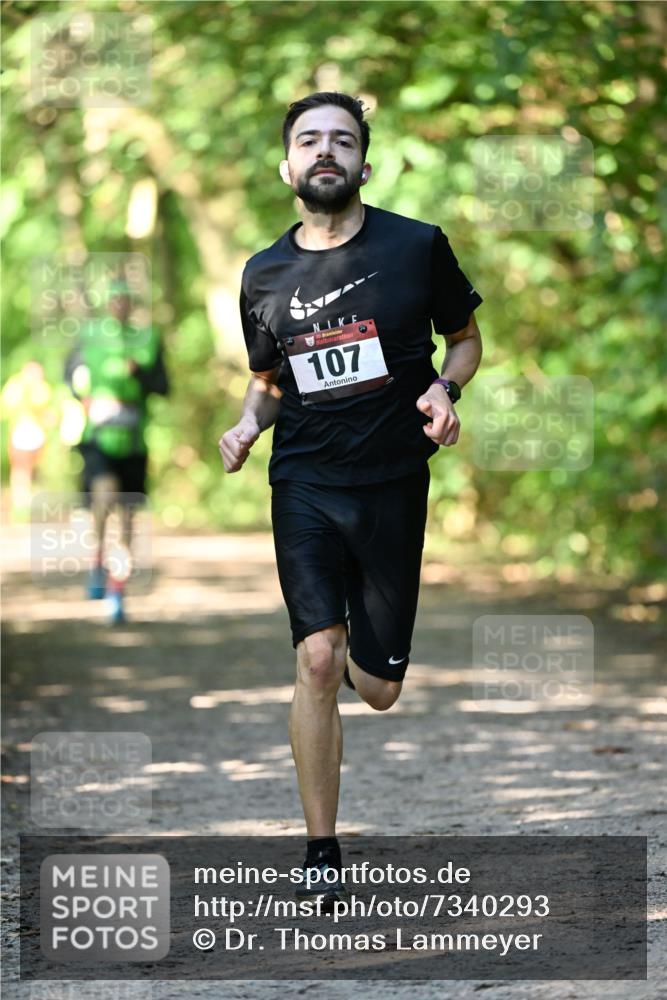 06.10.2024 - Bramfelder Halbmarathon 2024 Dr. Thomas Lammeyer http://msf.ph/oto/7340293 06.10.2024 10:42:37 Laufen 33, 107 meine-sportfotos.de