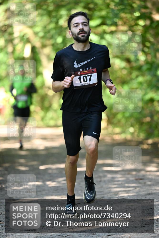 06.10.2024 - Bramfelder Halbmarathon 2024 Dr. Thomas Lammeyer http://msf.ph/oto/7340294 06.10.2024 10:42:37 Laufen 107 meine-sportfotos.de