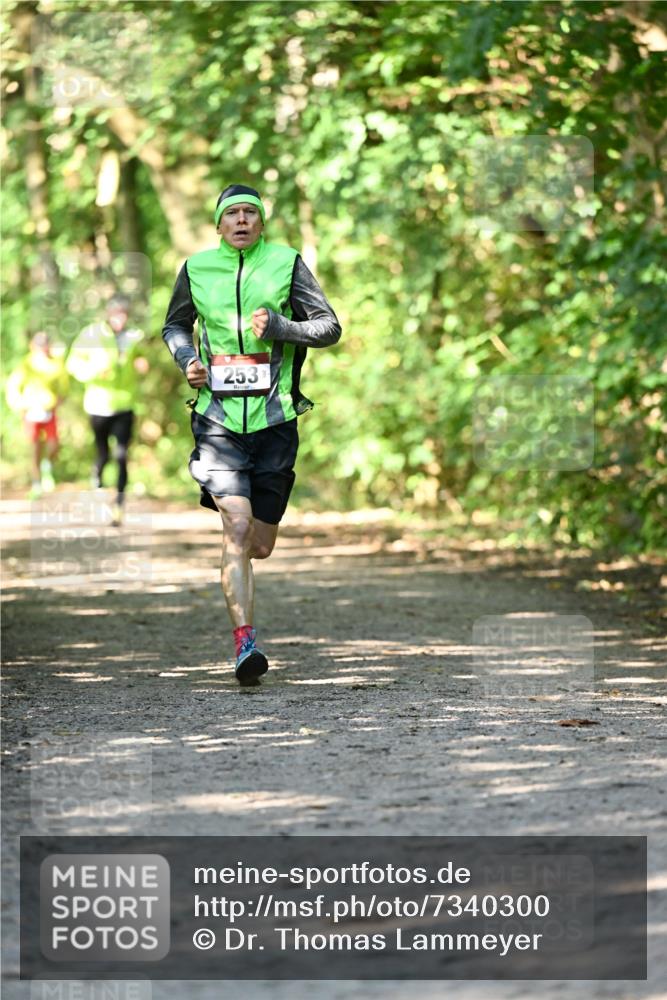 06.10.2024 - Bramfelder Halbmarathon 2024 Dr. Thomas Lammeyer http://msf.ph/oto/7340300 06.10.2024 10:42:39 Laufen 253 meine-sportfotos.de