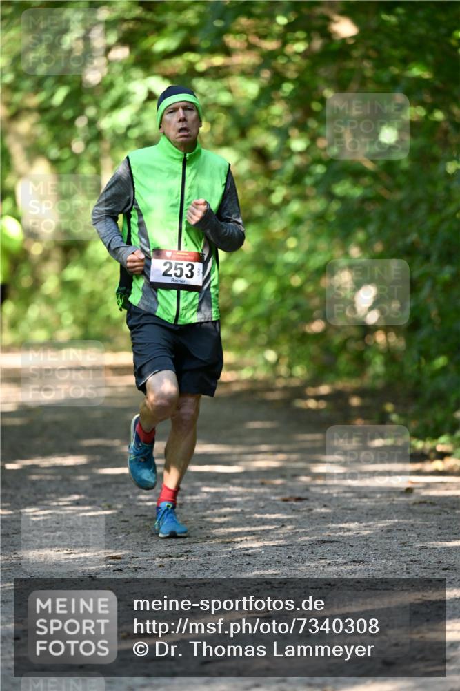 06.10.2024 - Bramfelder Halbmarathon 2024 Dr. Thomas Lammeyer http://msf.ph/oto/7340308 06.10.2024 10:42:40 Laufen 253 meine-sportfotos.de