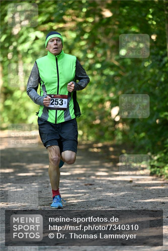 06.10.2024 - Bramfelder Halbmarathon 2024 Dr. Thomas Lammeyer http://msf.ph/oto/7340310 06.10.2024 10:42:40 Laufen 253 meine-sportfotos.de