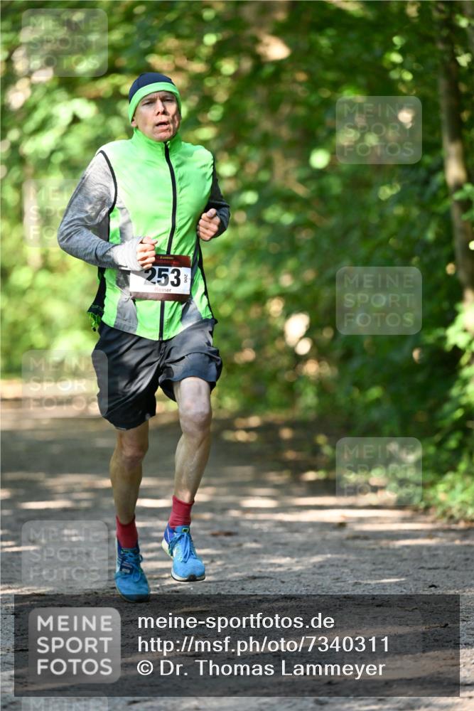 06.10.2024 - Bramfelder Halbmarathon 2024 Dr. Thomas Lammeyer http://msf.ph/oto/7340311 06.10.2024 10:42:40 Laufen 253 meine-sportfotos.de