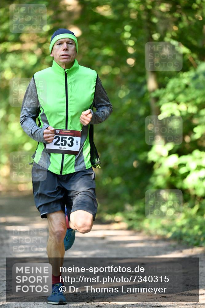 06.10.2024 - Bramfelder Halbmarathon 2024 Dr. Thomas Lammeyer http://msf.ph/oto/7340315 06.10.2024 10:42:41 Laufen 253 meine-sportfotos.de