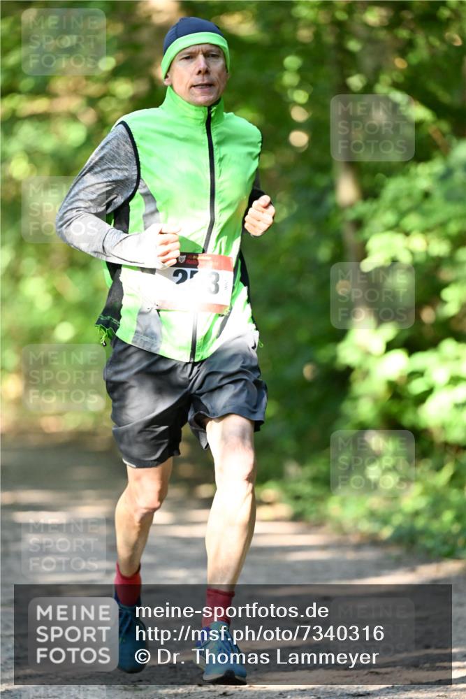 06.10.2024 - Bramfelder Halbmarathon 2024 Dr. Thomas Lammeyer http://msf.ph/oto/7340316 06.10.2024 10:42:41 Laufen  meine-sportfotos.de