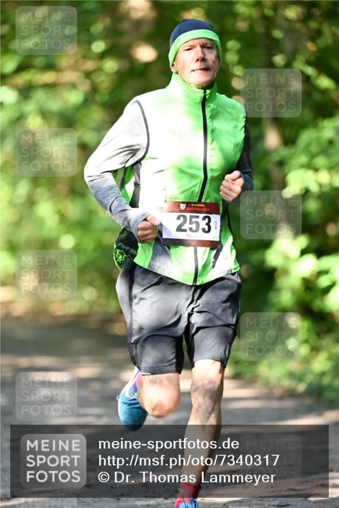 06.10.2024 - Bramfelder Halbmarathon 2024 Dr. Thomas Lammeyer http://msf.ph/oto/7340317 06.10.2024 10:42:41 Laufen 253 meine-sportfotos.de