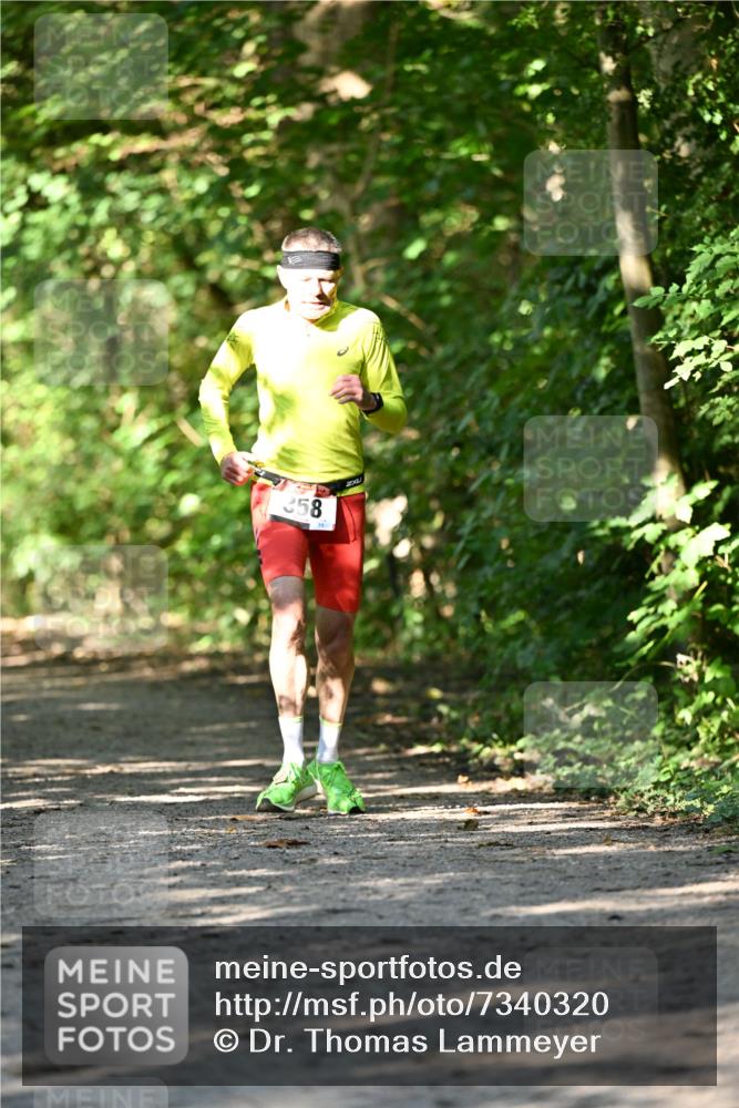 06.10.2024 - Bramfelder Halbmarathon 2024 Dr. Thomas Lammeyer http://msf.ph/oto/7340320 06.10.2024 10:42:52 Laufen 358 meine-sportfotos.de