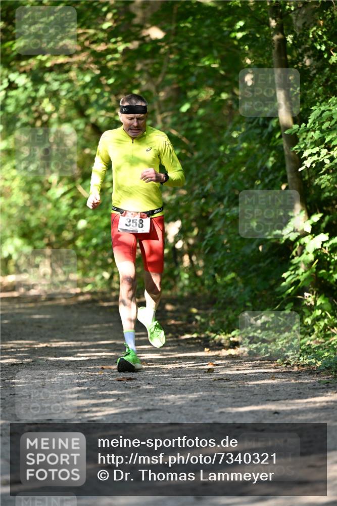 06.10.2024 - Bramfelder Halbmarathon 2024 Dr. Thomas Lammeyer http://msf.ph/oto/7340321 06.10.2024 10:42:52 Laufen 358, 31 meine-sportfotos.de
