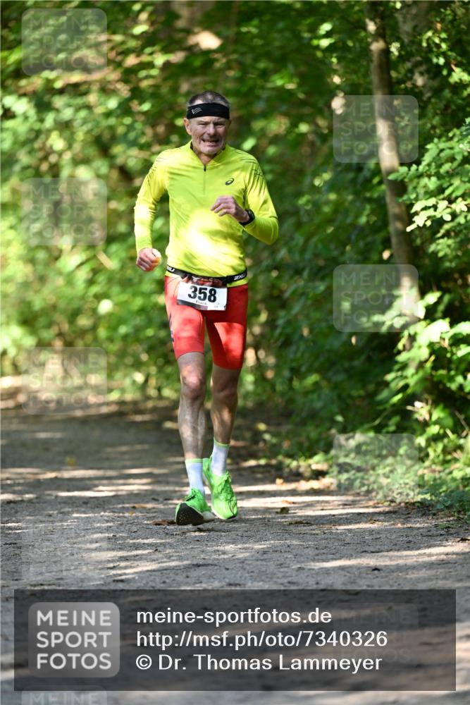 06.10.2024 - Bramfelder Halbmarathon 2024 Dr. Thomas Lammeyer http://msf.ph/oto/7340326 06.10.2024 10:42:52 Laufen 358, 31 meine-sportfotos.de